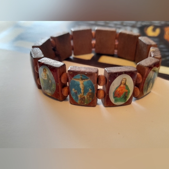 Wooden Braceket With Religious Images - Picture 1 of 7